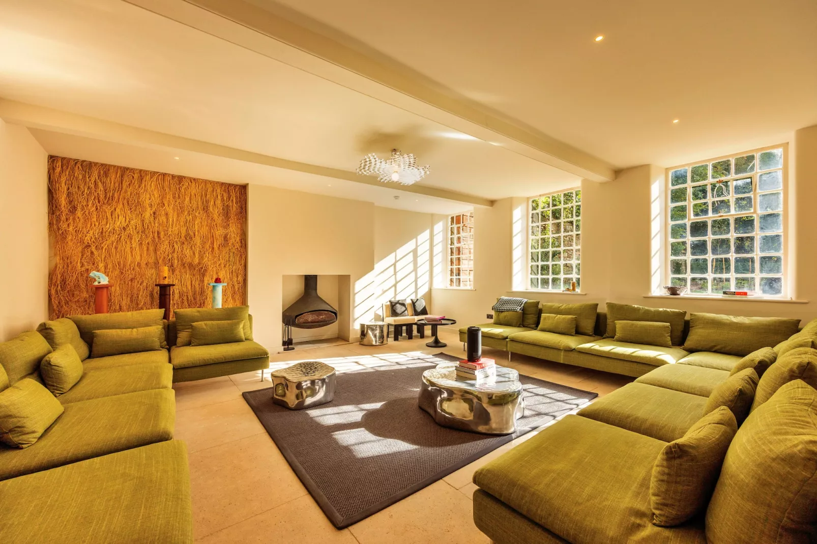 ARC Peaks-Living room