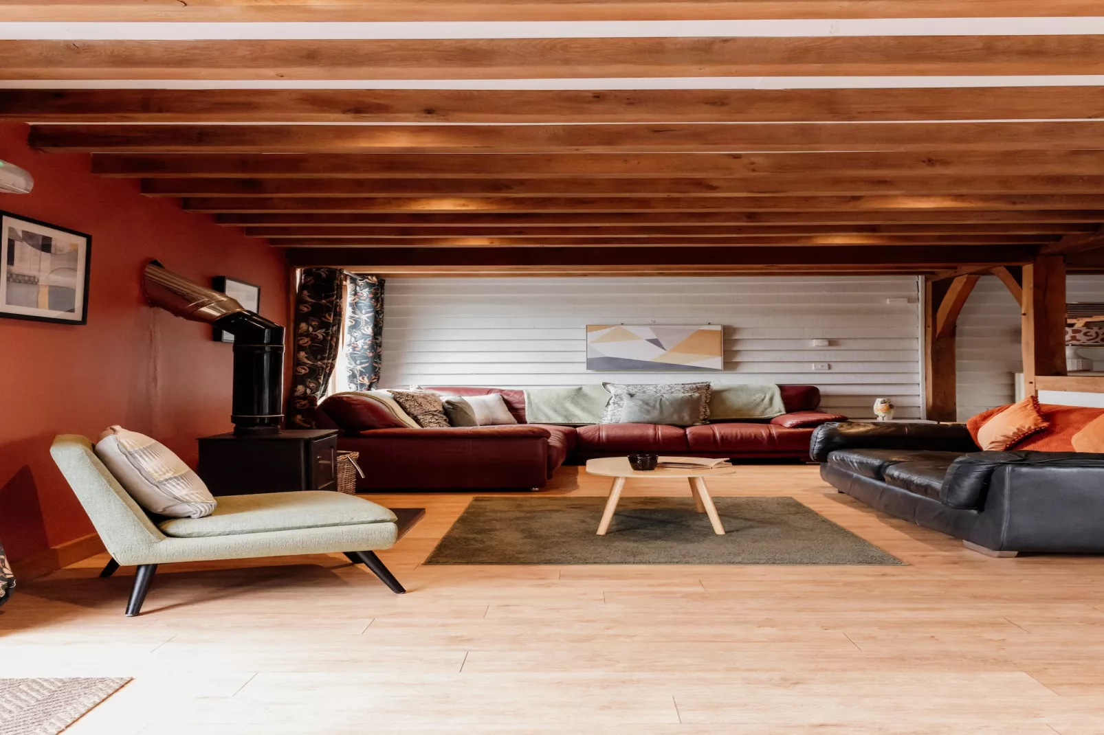 The Welsh Barn-Living room