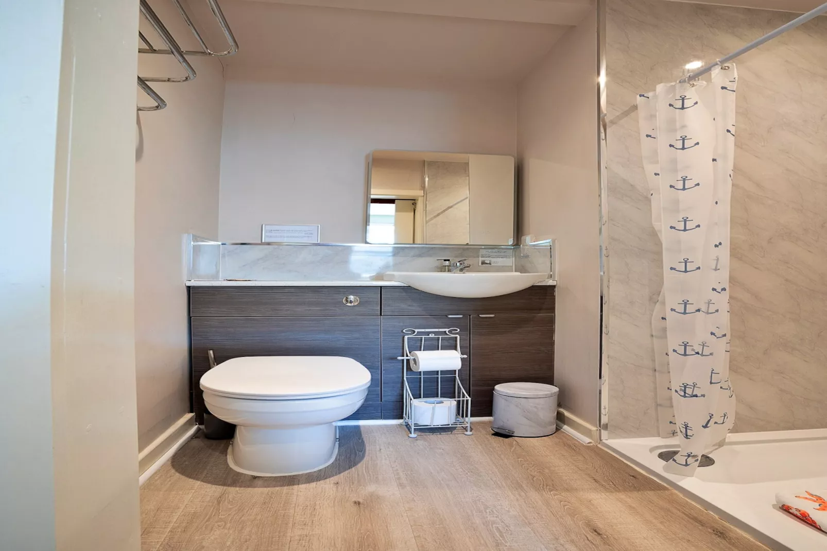 Beau View at Gadlys House-Bathroom