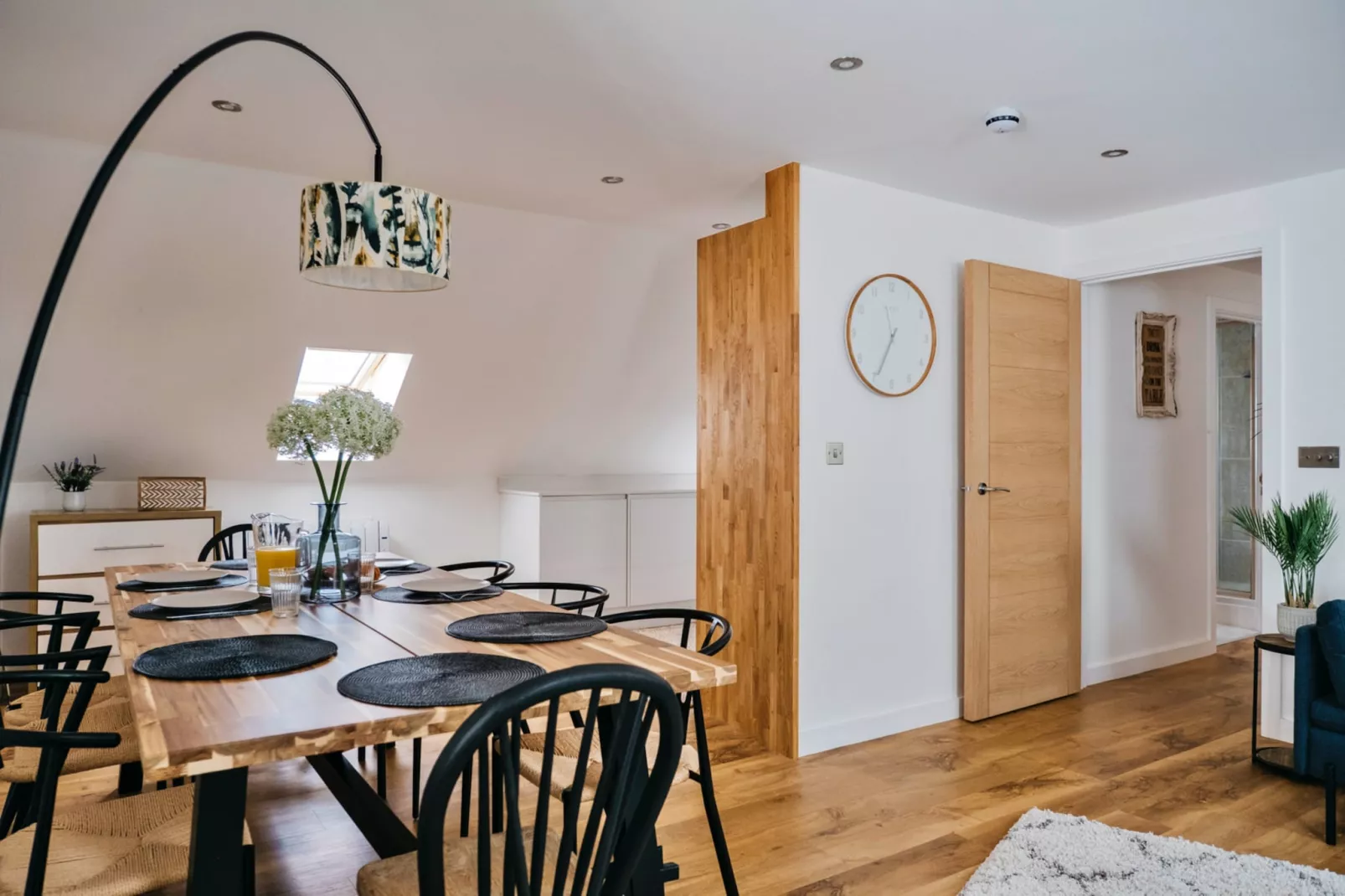 Tolcarne Stay - Luxury Newquay Apartment-Dining room