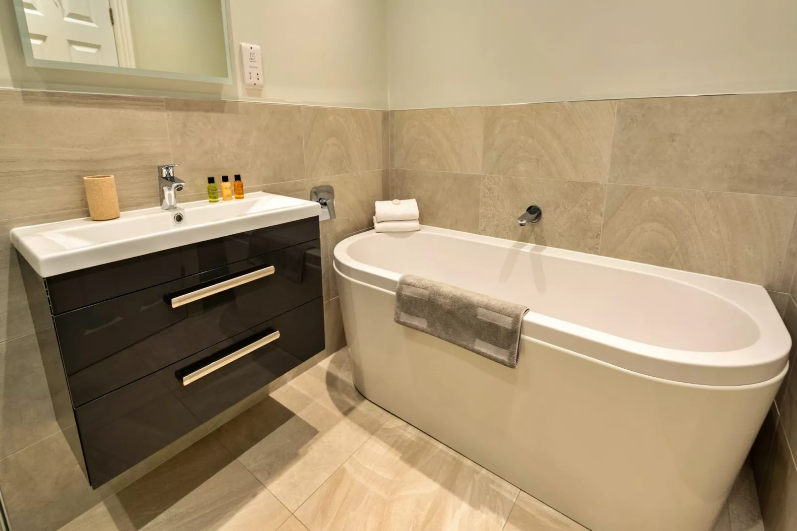 The Old Post Office Apartment 1-Bathroom
