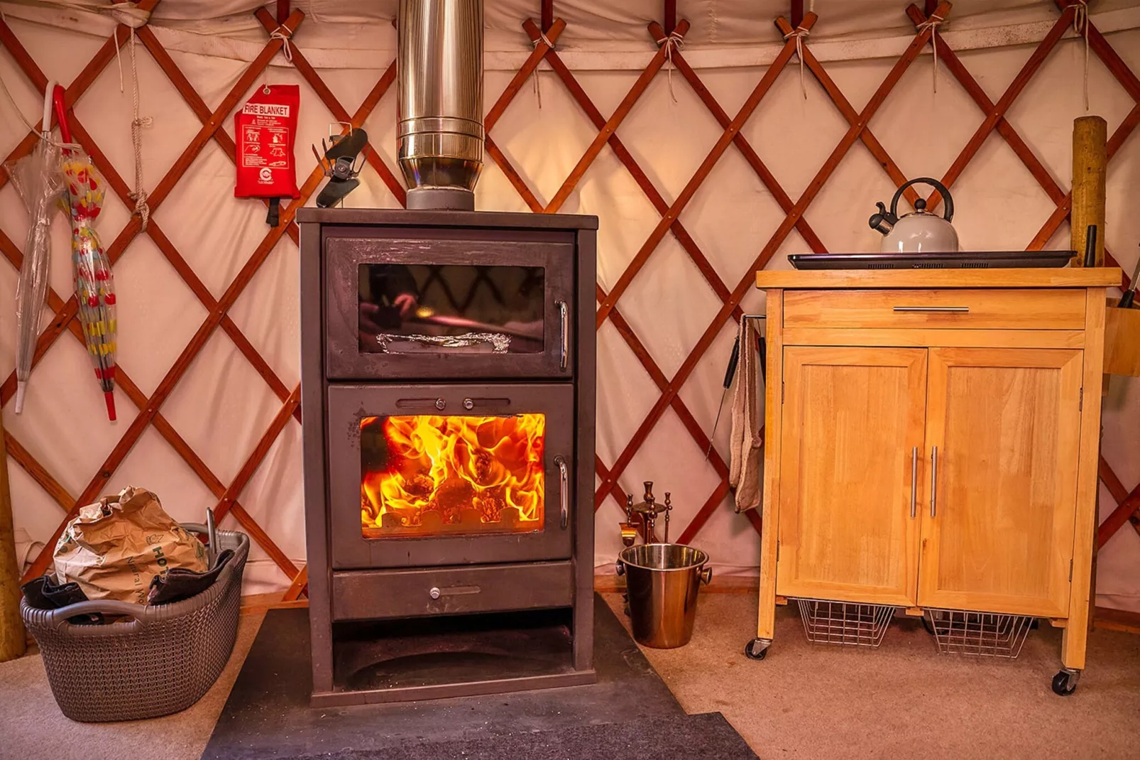 Bramble Yurt-Ambiance