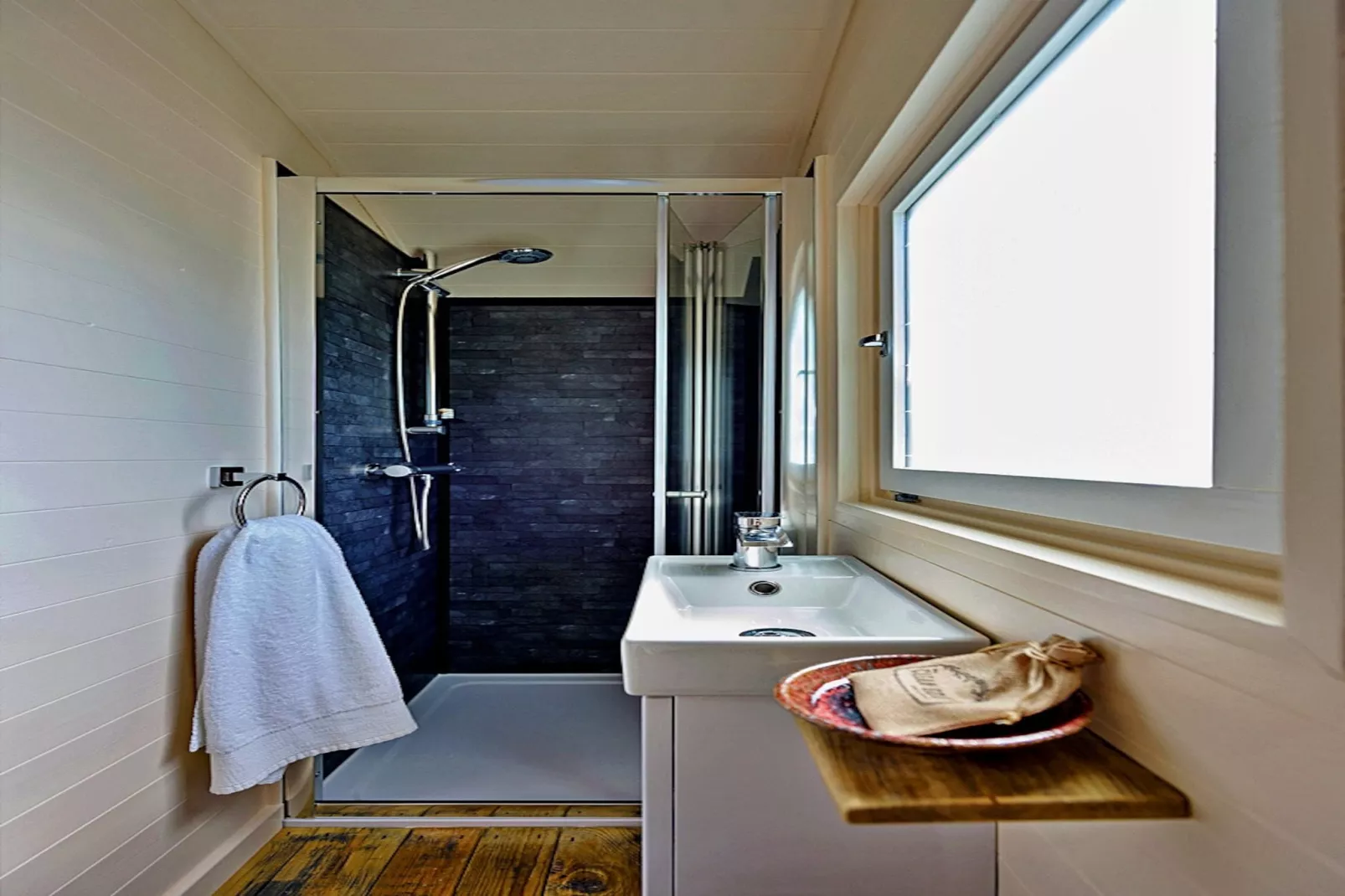 'Marared' Gypsy Hut-Badezimmer