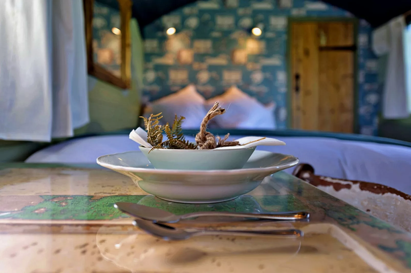 'Angharad' Poachers Hut-Atmosphere
