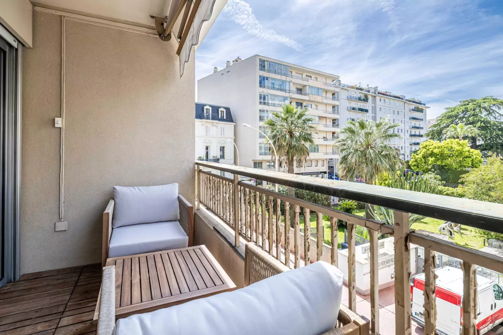 JB-9-LERINS-Terrace balcony