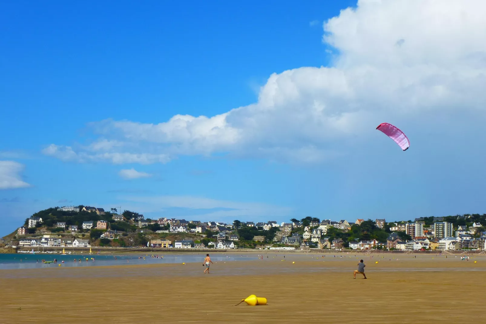 Joli rez-de-jardin avec terrasse sud plage 800 m-Areas summer 20km