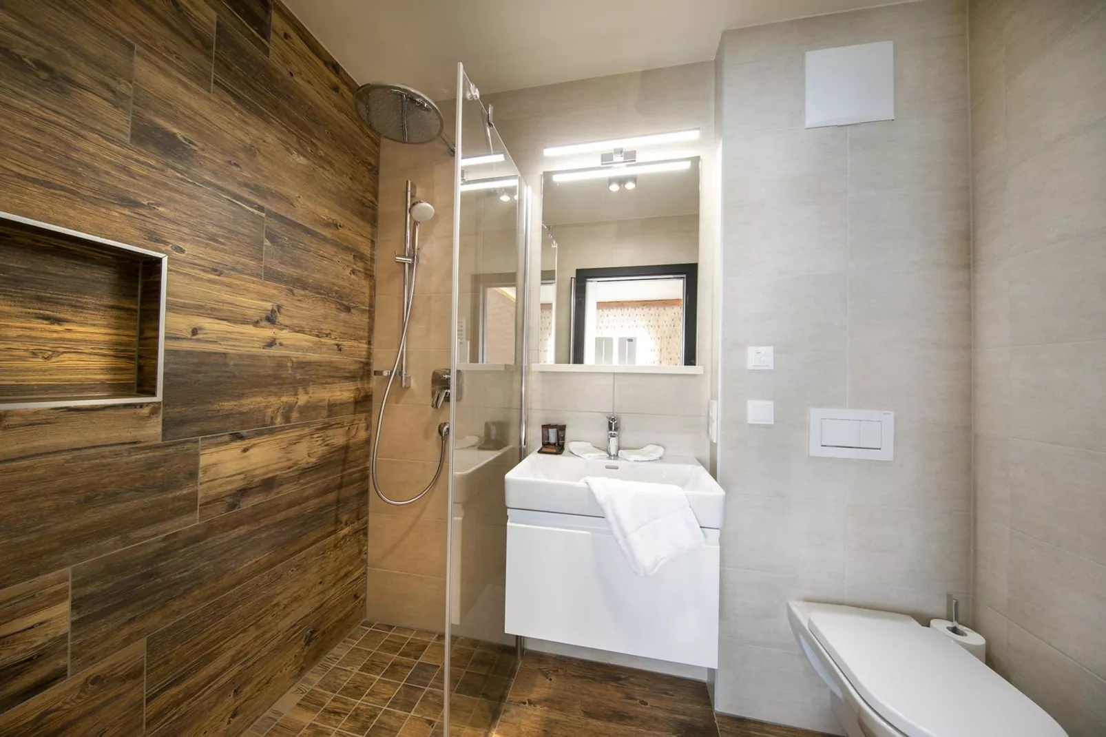 Nationalpark Chalet Kuhhaut-Bathroom
