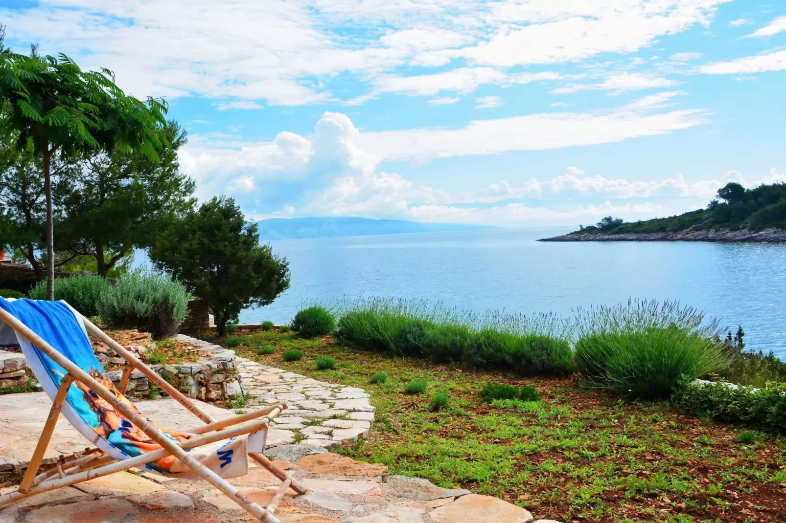 Blissful Bay Apartments Vrboska - One Bedroom Apartment with Balcony (owner Smokva)-Außenbereich