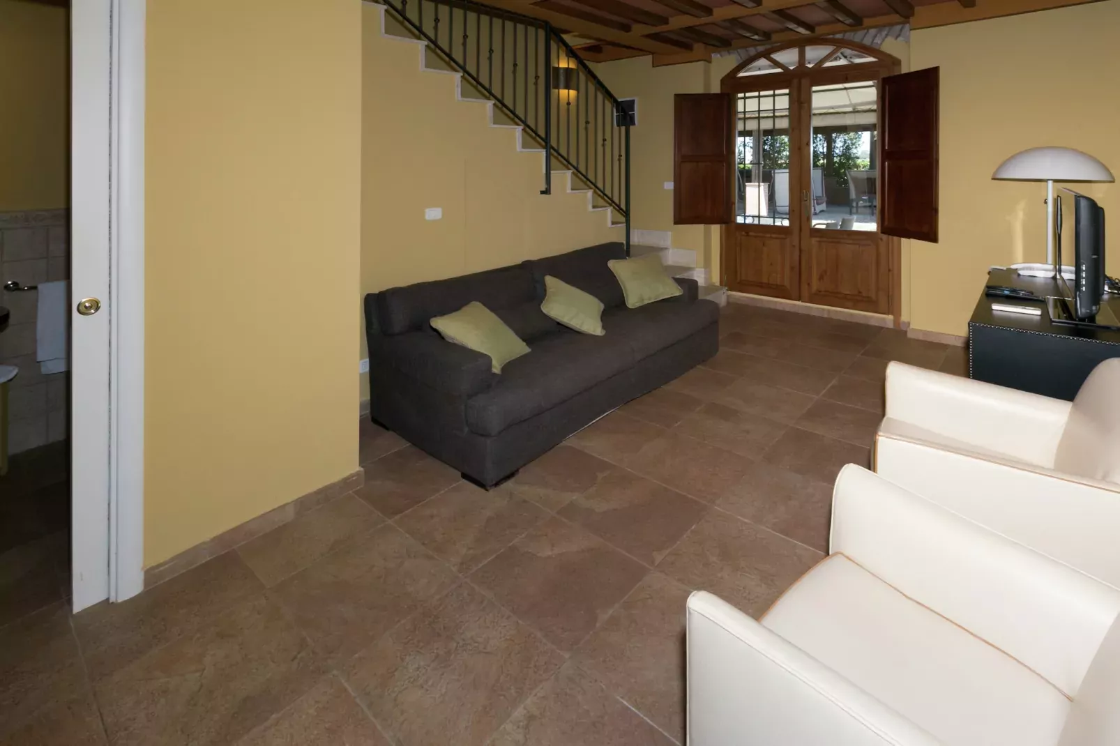 Laurento-Living room