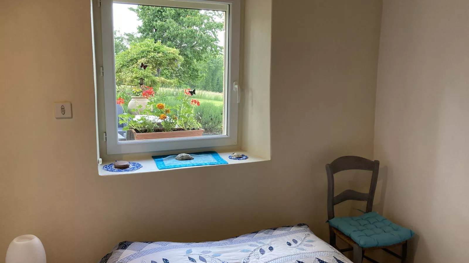 Maison des Yourtes-Bedroom