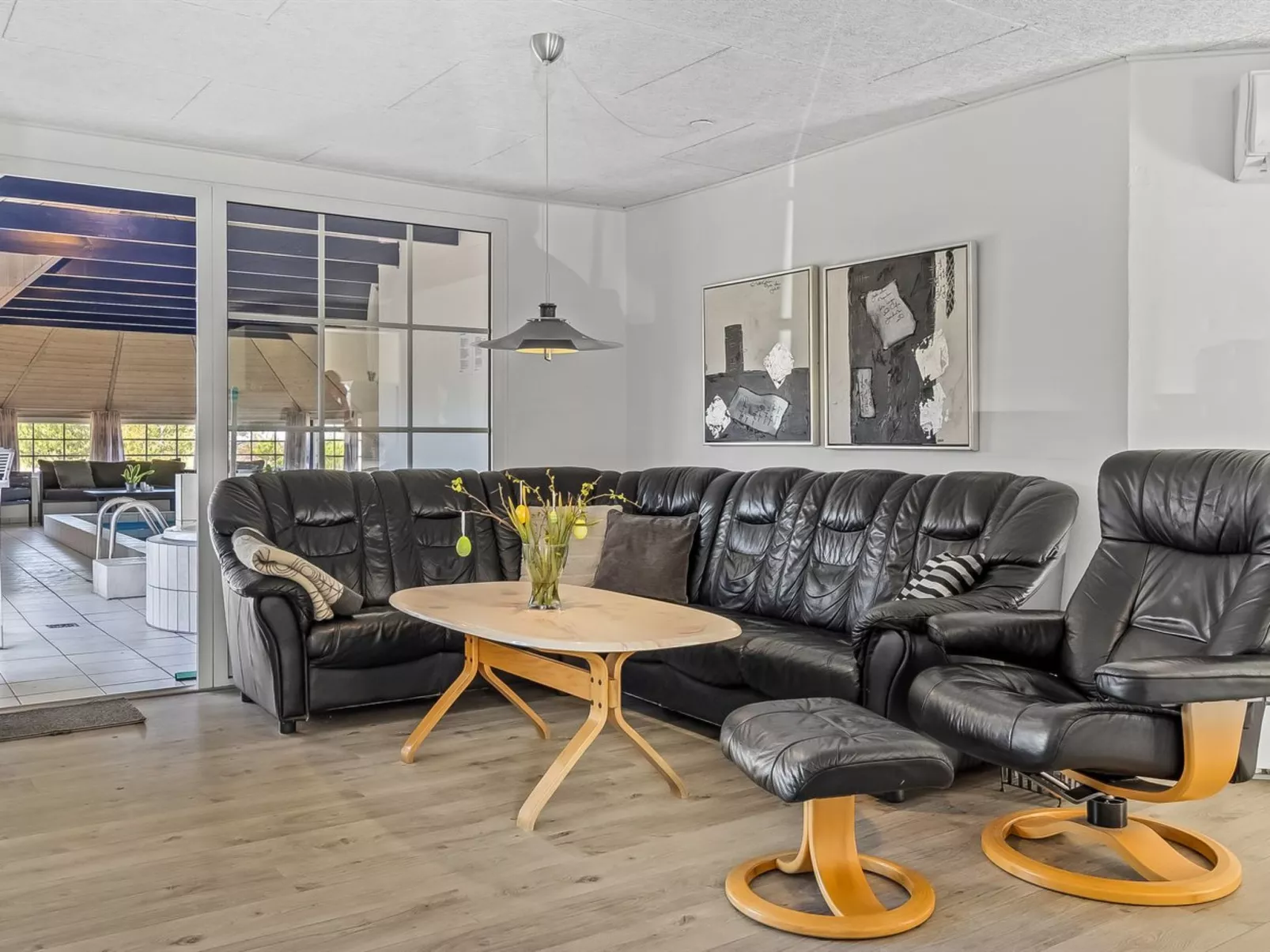 "Artan" - 2.6km from the sea-Inside