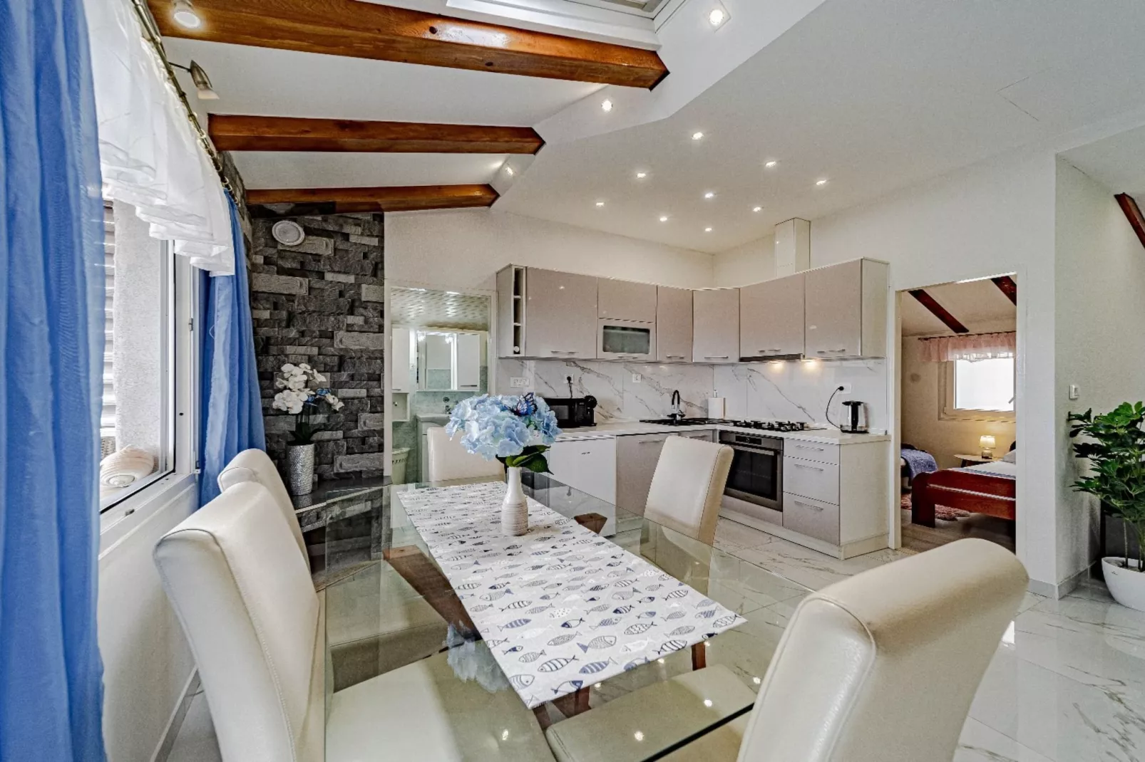 Stone House Blaca - Two Bedroom Stone House with Terrace and Sea View-Kitchen