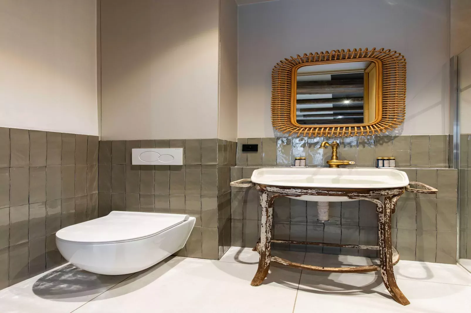 EC-2-COMMINES-Bathroom