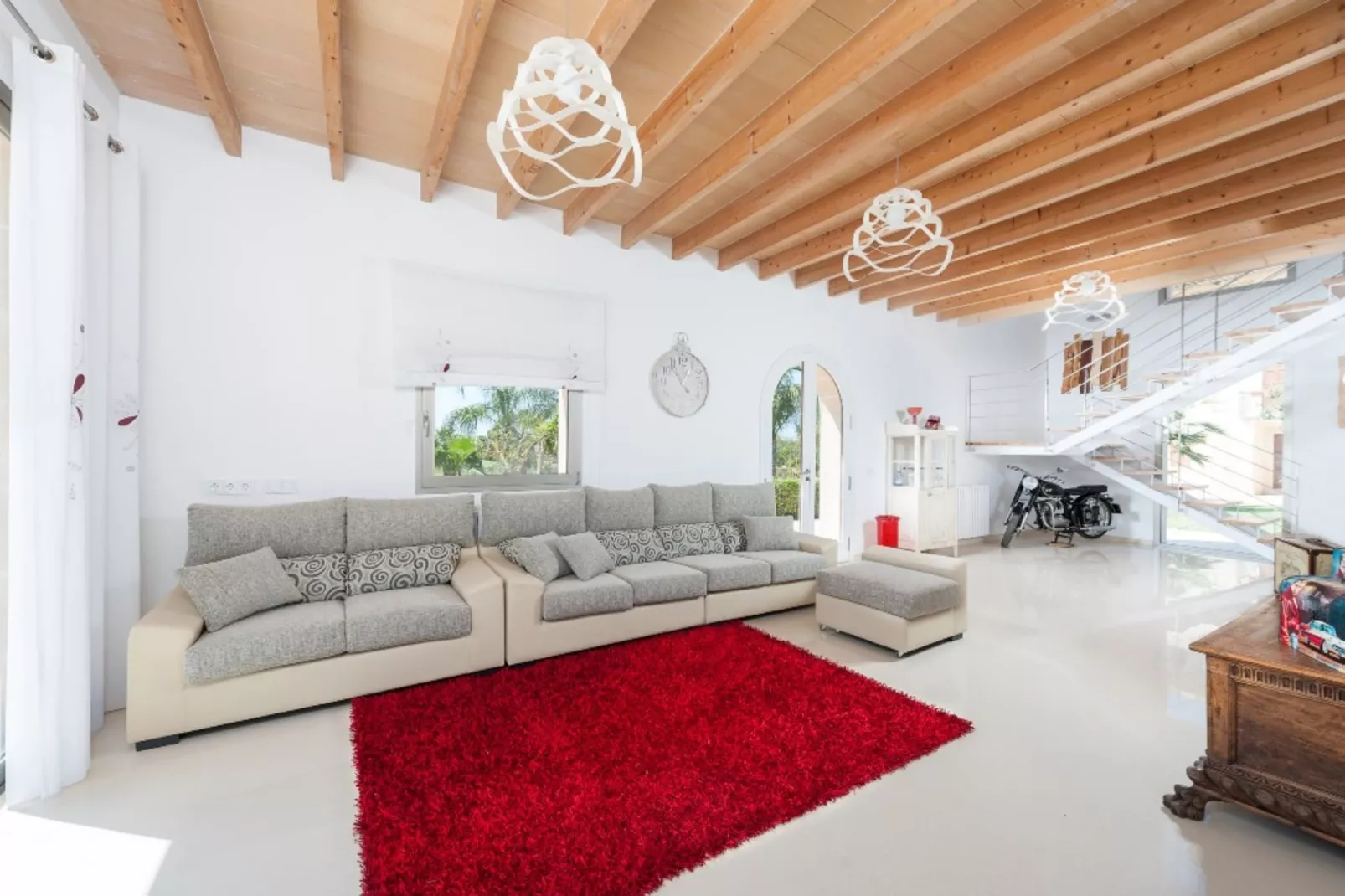 Son Perot-Living room
