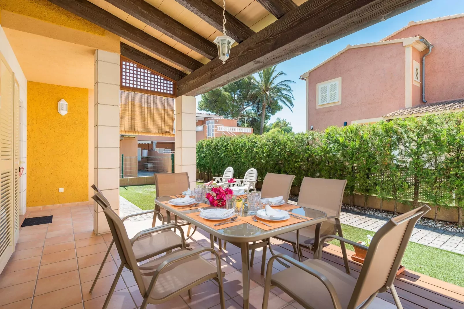 Pereta - Exterior in summer