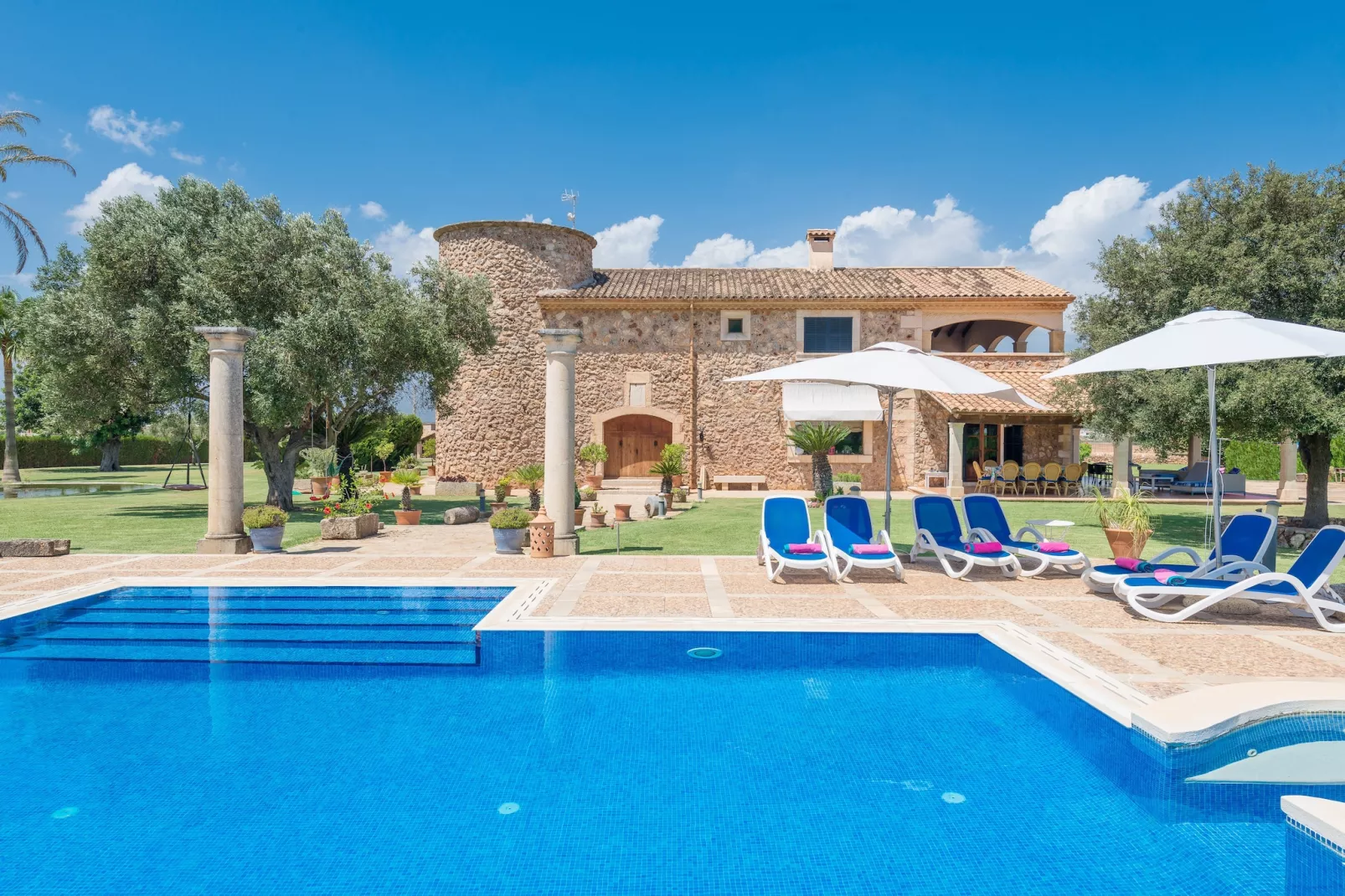 Can Colis-Pool