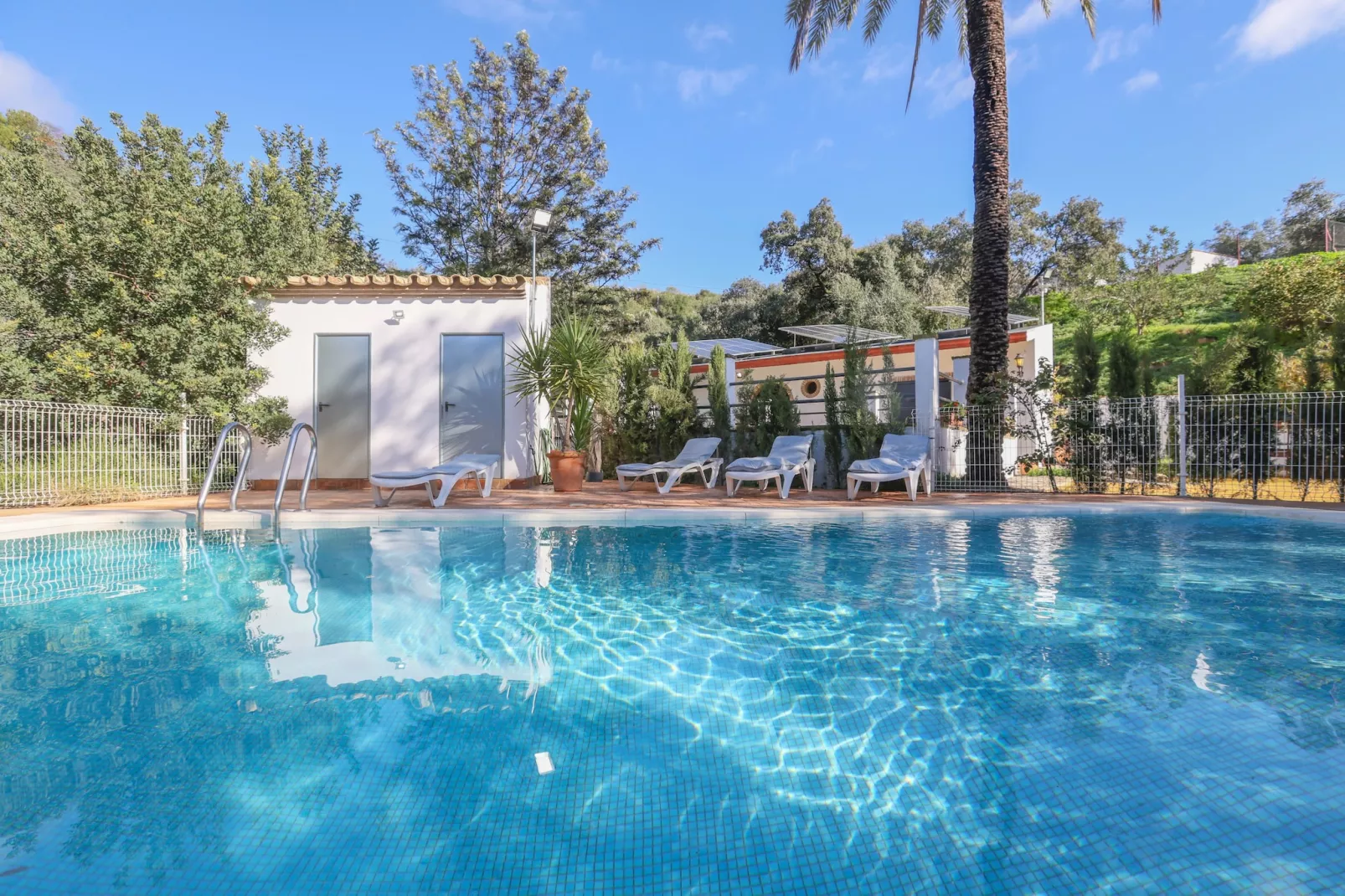 Casa Rural Los Menestrales-Pool