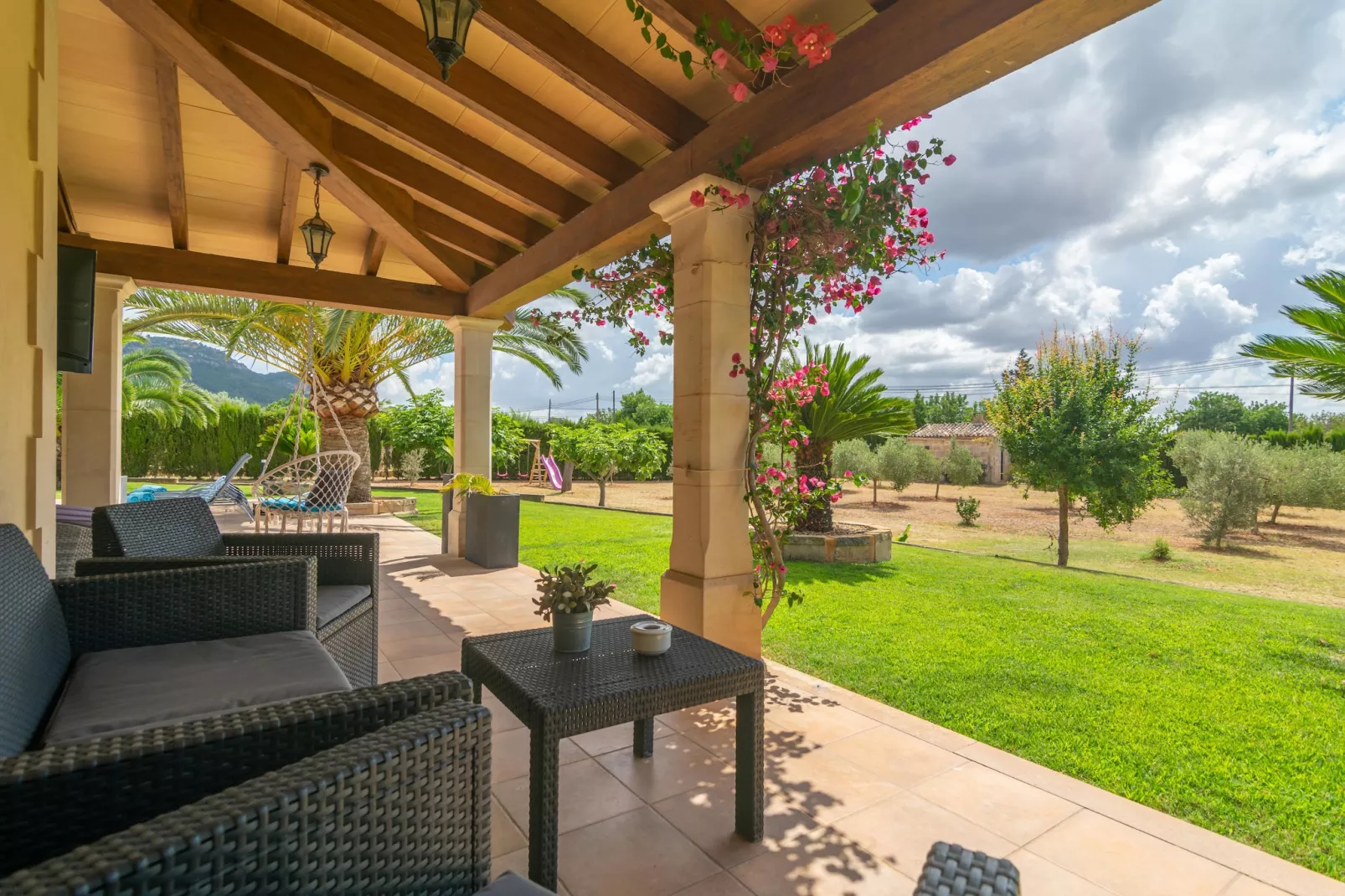 Villa Sun Club Home-Image-tags.