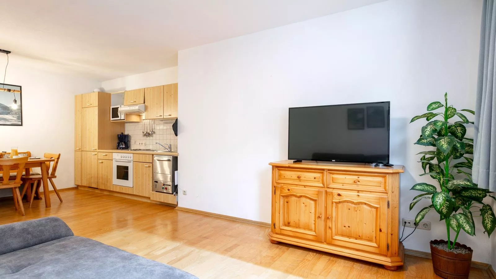 Apart An der Ache-Living room
