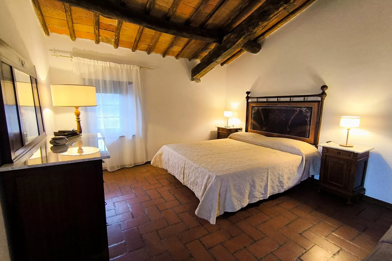 Agriturismo Podere Ceccherini in San Leolino - La Loggia-Bedroom