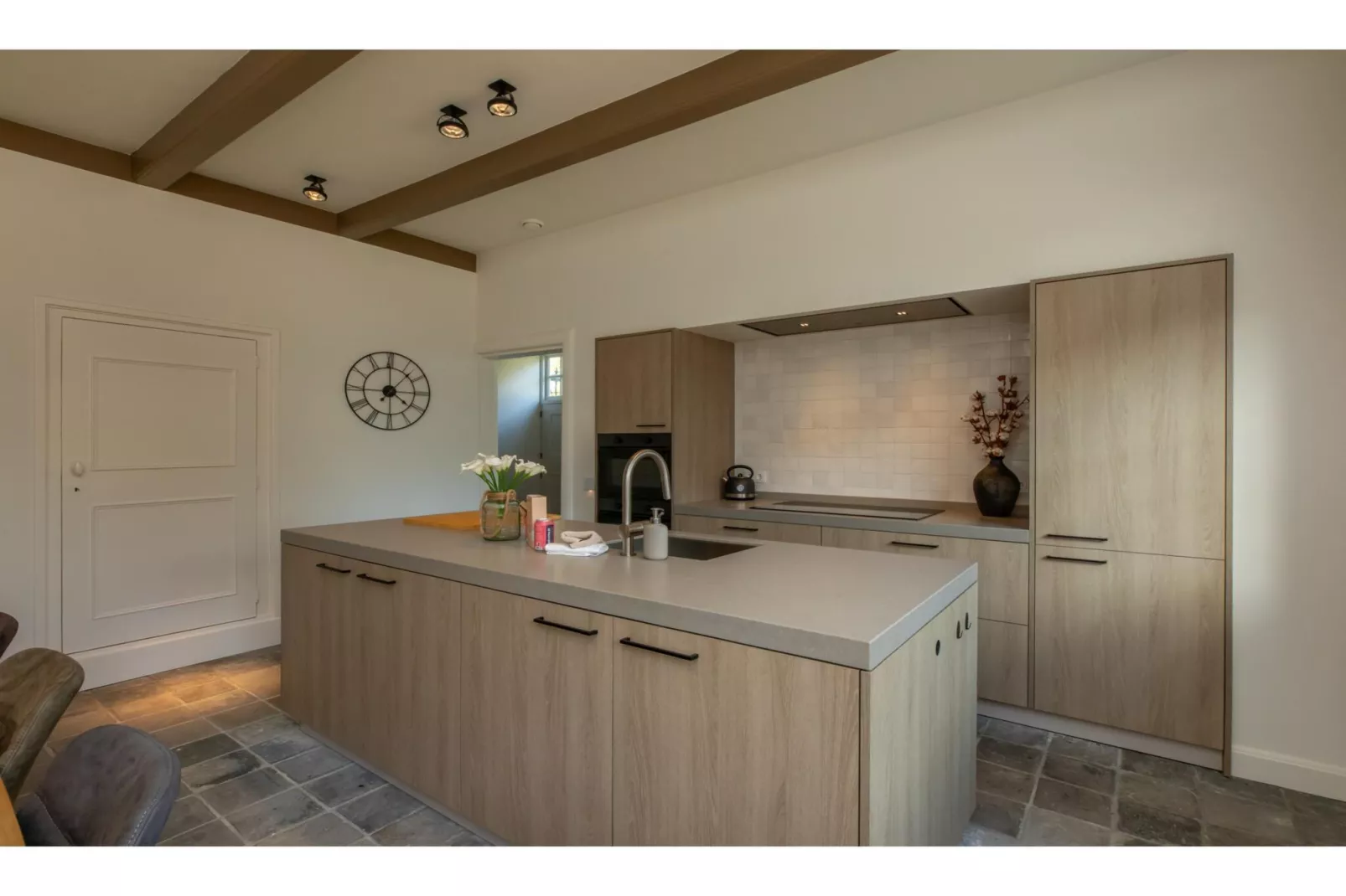 Vakantiehuis 'Boerderij Molenhof' - Stationsweg 5  Heinkenszand-Kitchen