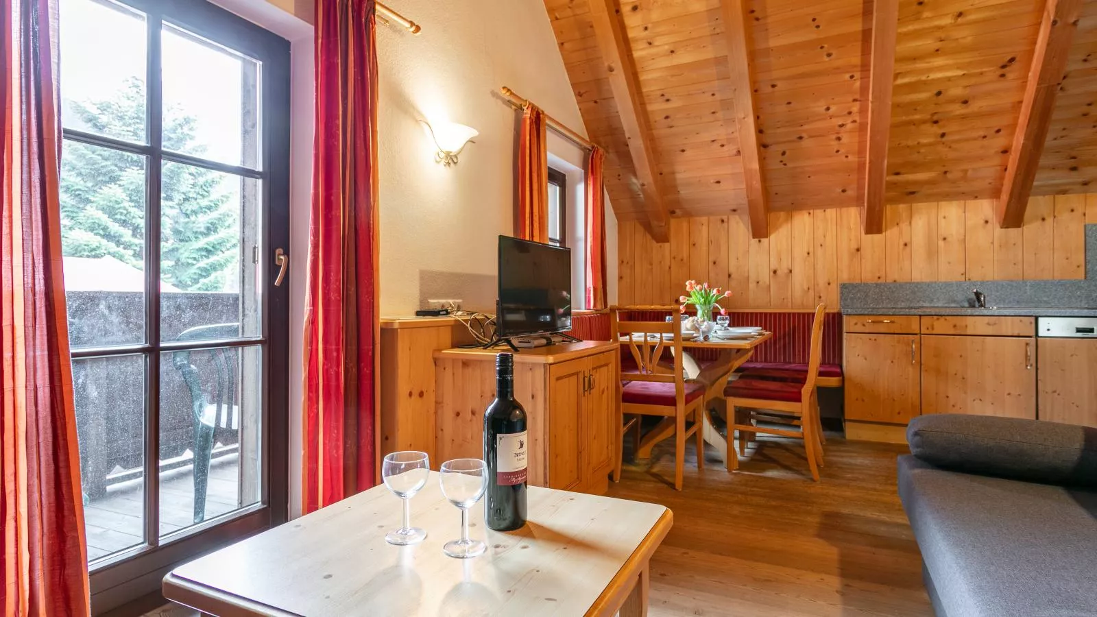 Schweizerhof Apfelrose-Dining room