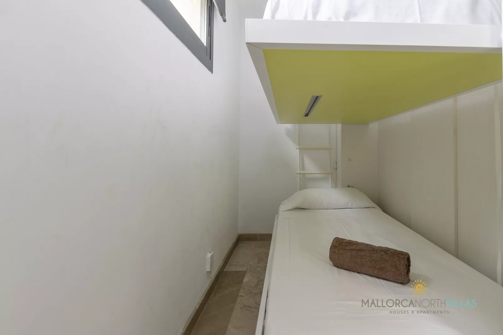 VILLA IOLA IDEAL PARA FAMILIAS A 150M DE LA PLAYA-Bedroom