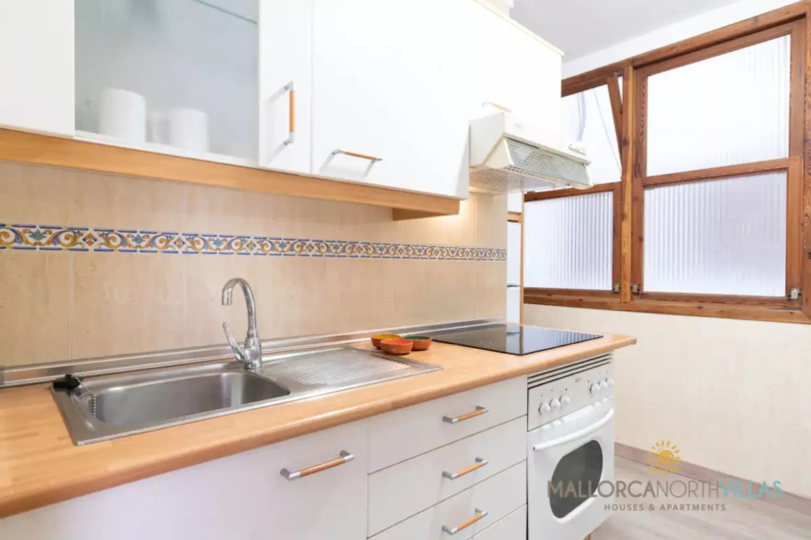 Apartamento Voramar I : Primera Línea en Pine Walk-Cuisine