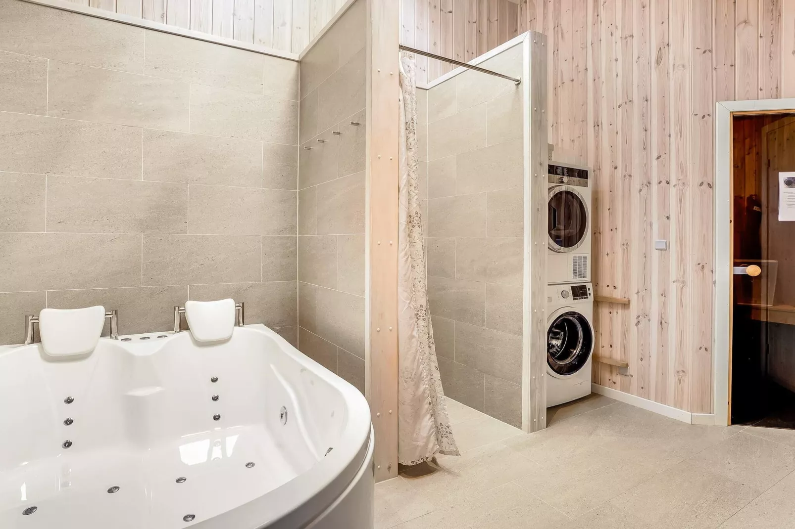 5 Sterne Ferienhaus in Væggerløse-Spa