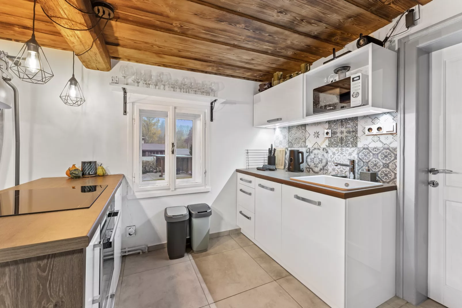 Dolni Branna KDB026-Kitchen