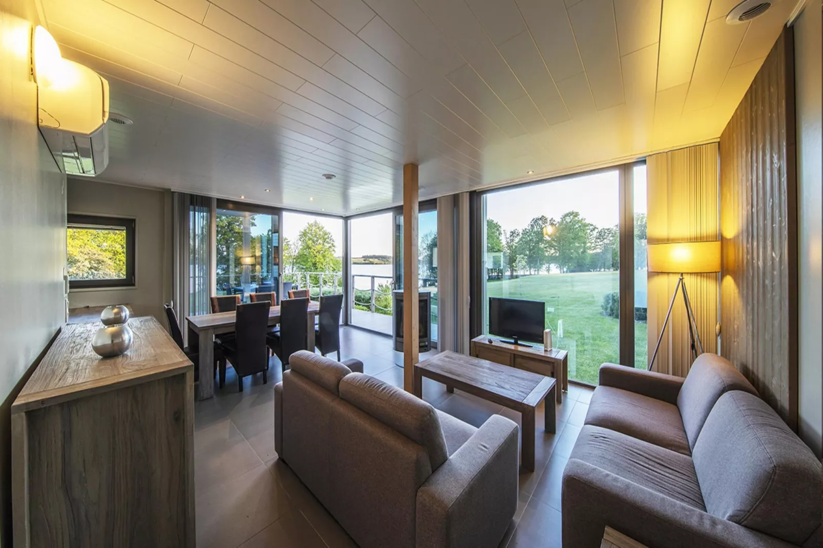 8 persons - 3 rooms 115m² Without sauna-Salon