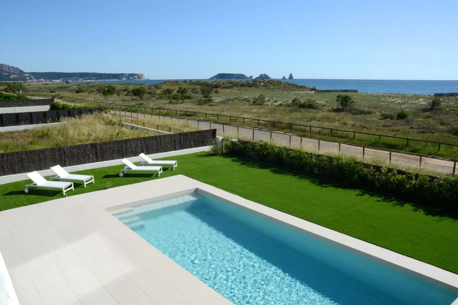 VILLA PINELL-Areas summer 20km