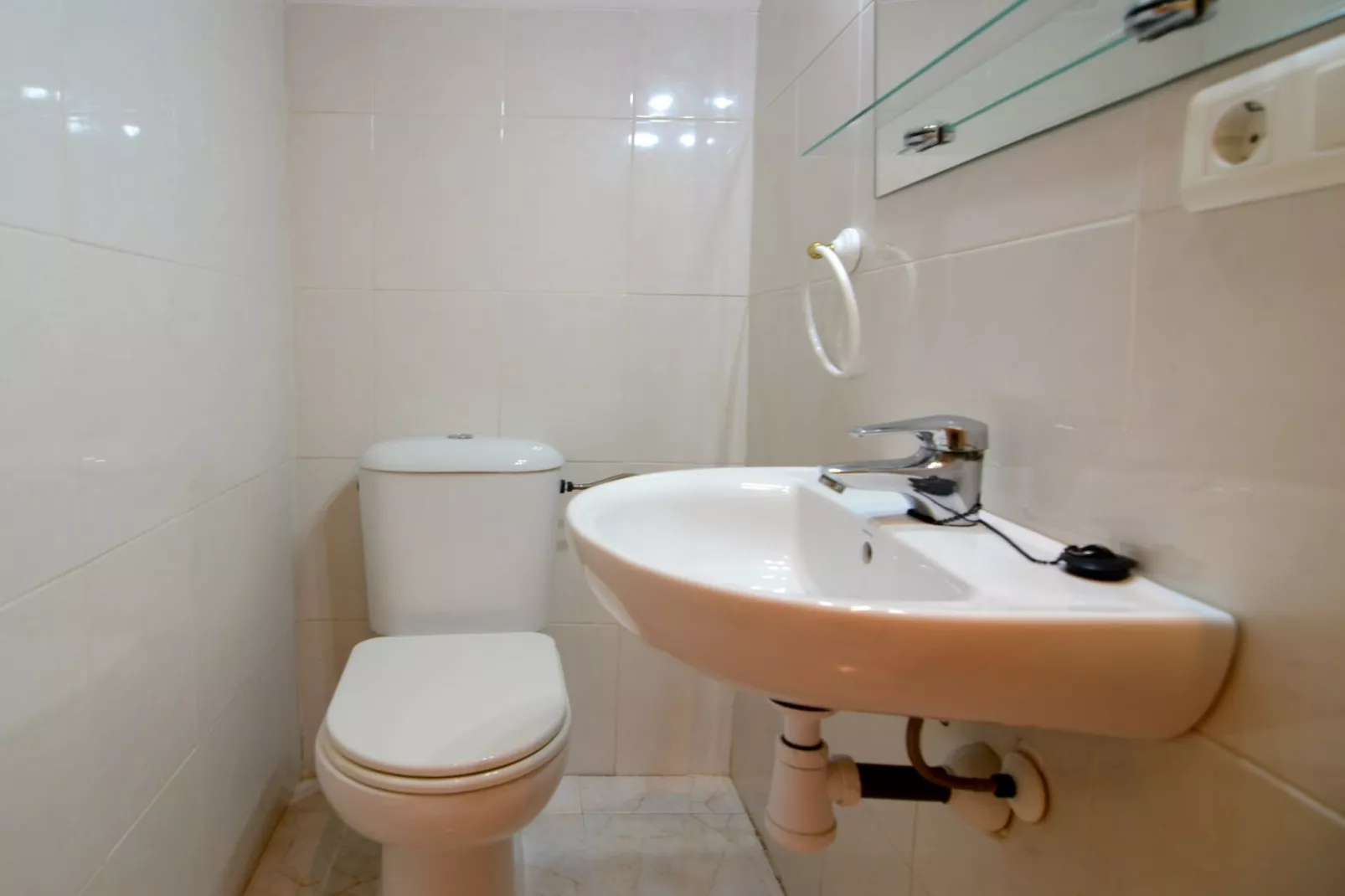 TARRACO 15 (BOLLERIA)-Bathroom