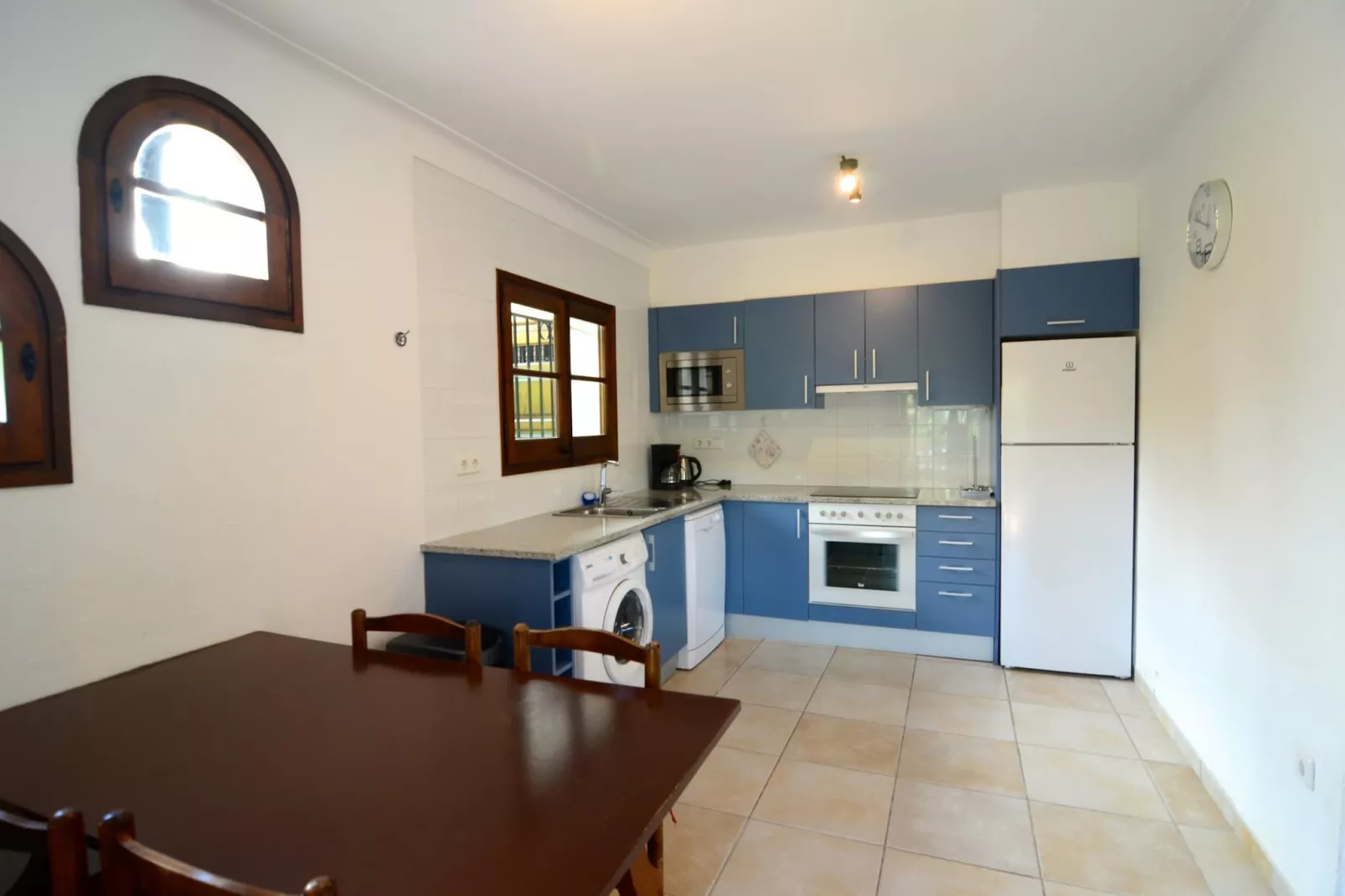 LES ACACIES 10-Kitchen