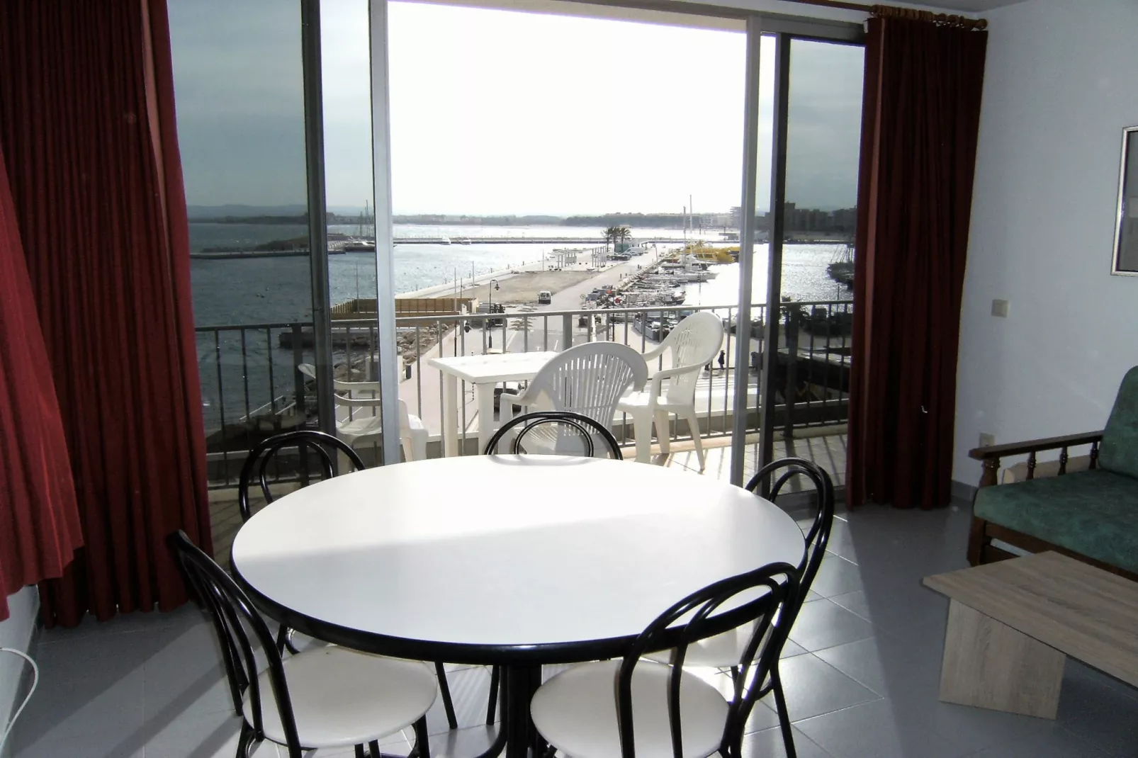 NAUTIC EXTERIOR-Terrace