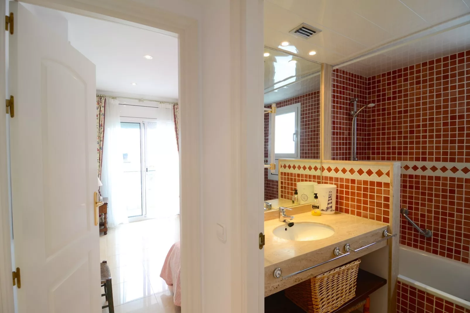 BRISES DEL MAR 3-1-Bathroom