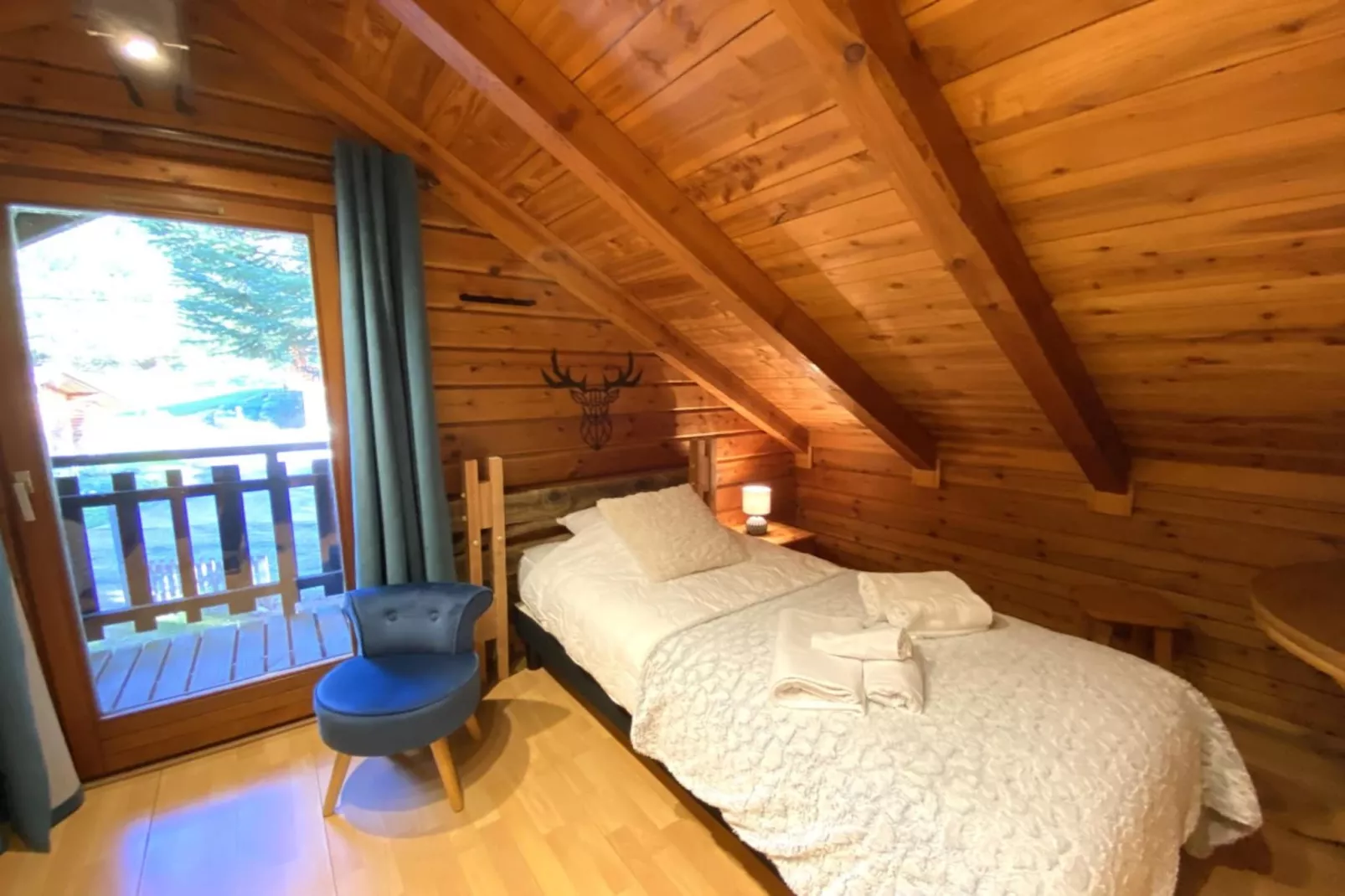 LE RENNE  Chalet en bois au calme avec SPA Jacuzzi-Chambre