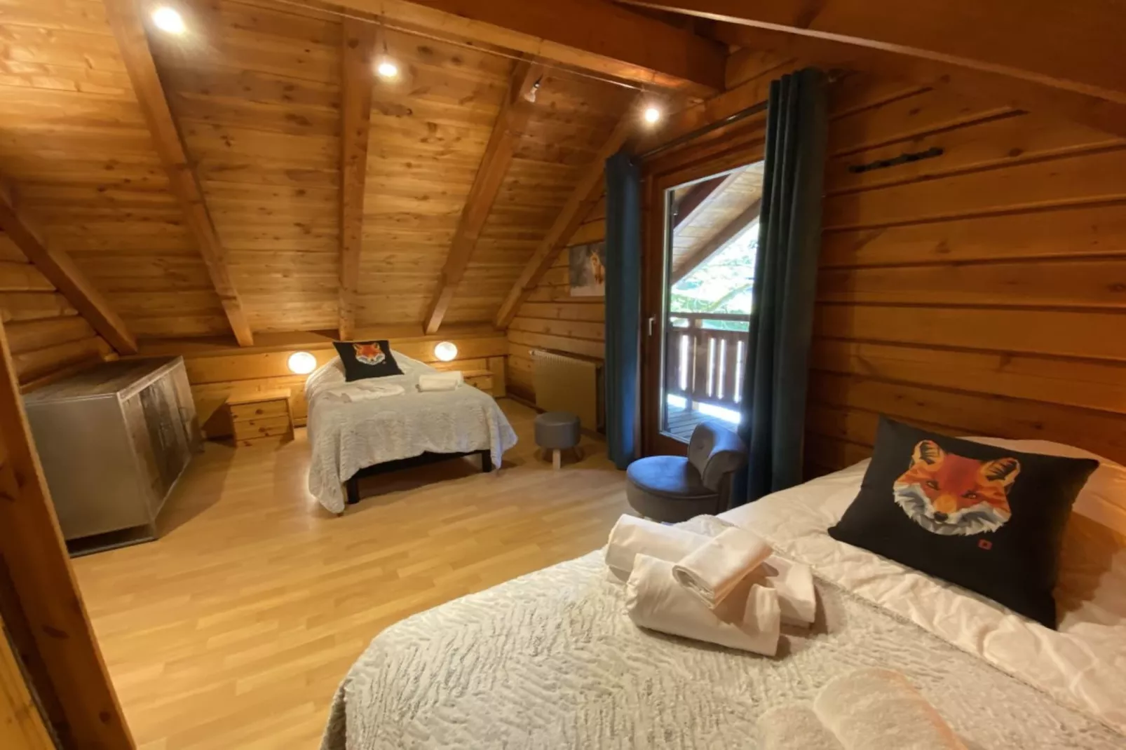 LE RENARD  Chalet en bois au calme-Bedroom