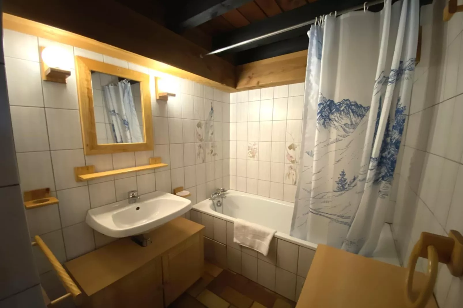 LA POMME DE PIN 2  Appartement avec terrasse-Bathroom