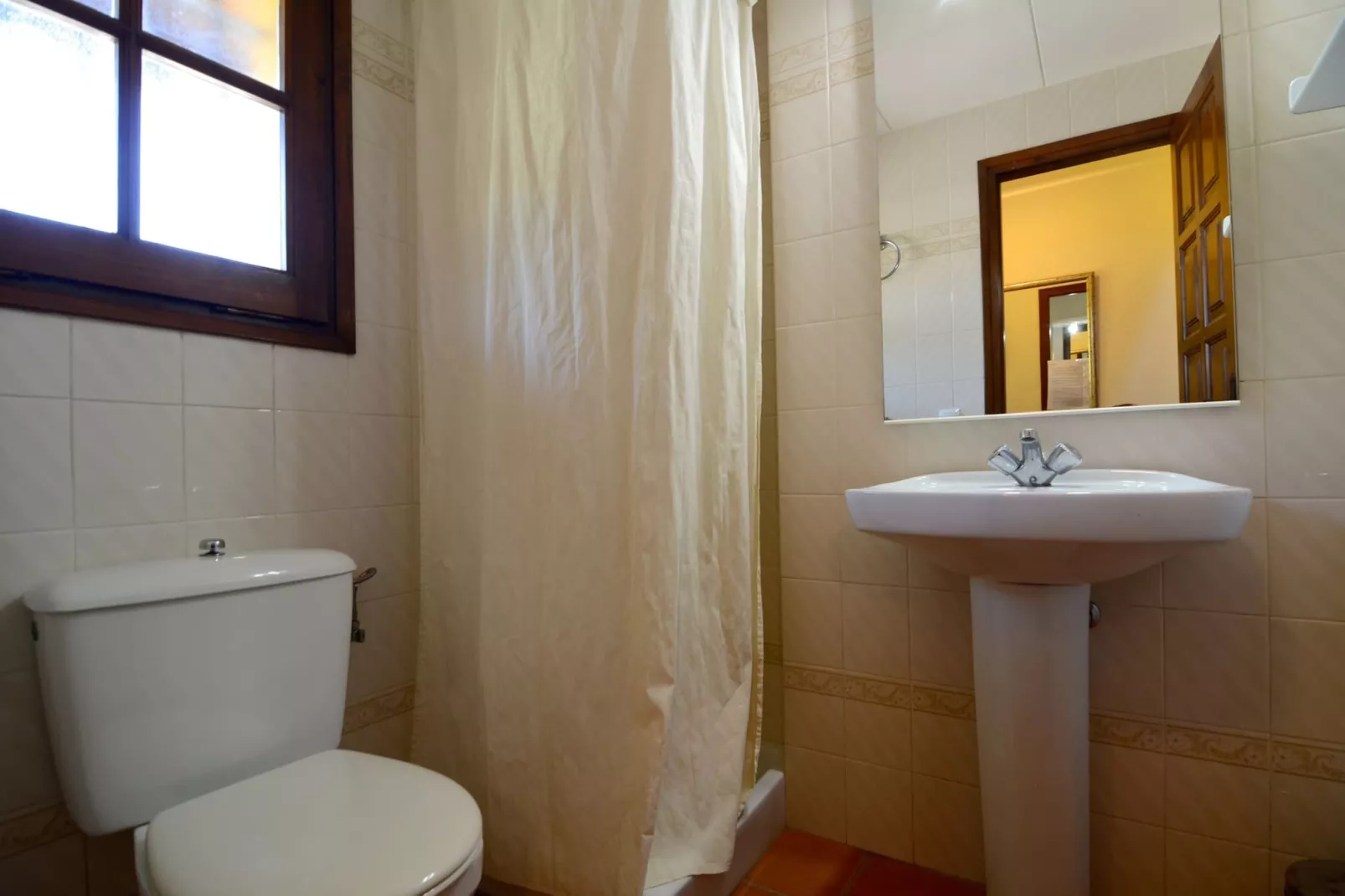 ANDORRA 2-Bathroom