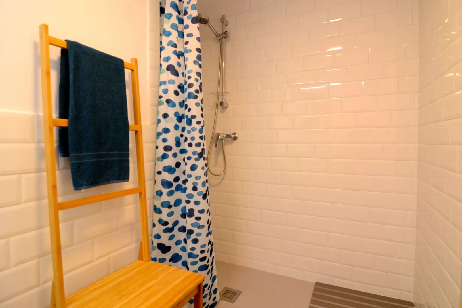 ROCAMAURA III BX-9-Bathroom