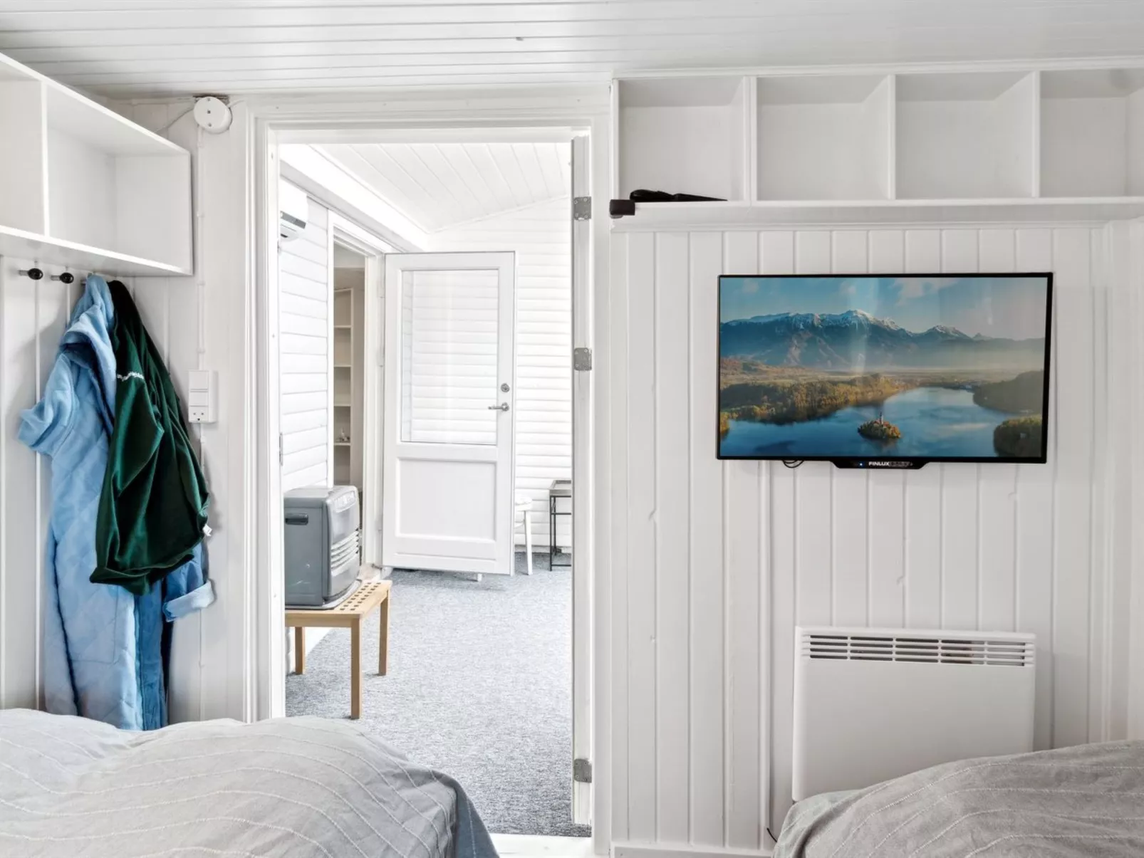 "Holmfridur" - 2km from the sea-Inside