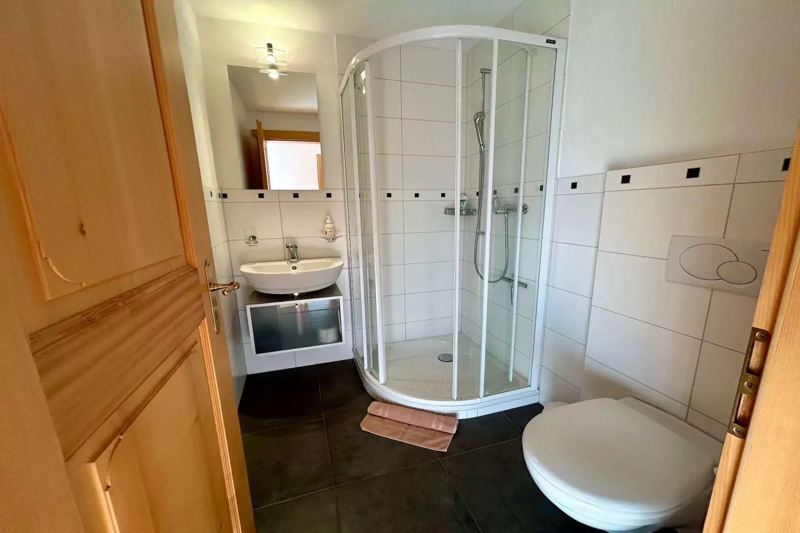 Marvelous Luxurious Furnished Flat with Outstanding Views-Bathroom