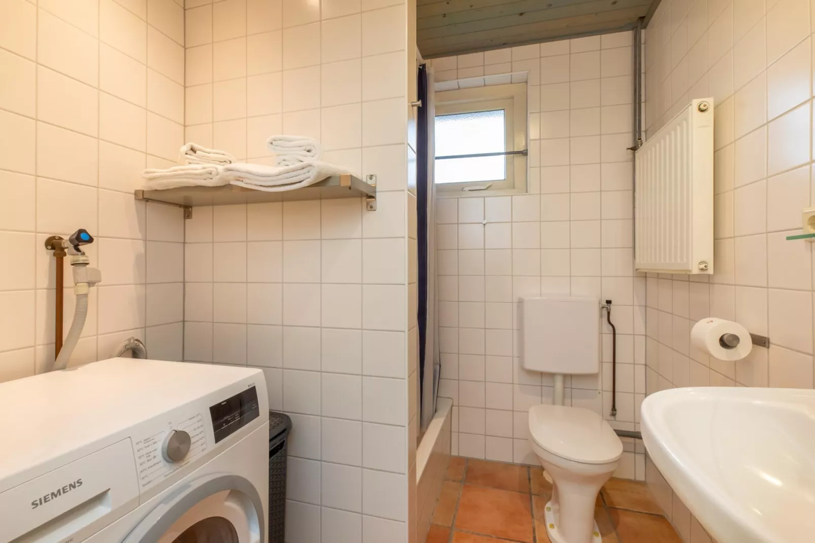 Vakantiehuis voor 6 personen  Hoge Weide 63 Oostkapelle  Dicht bij strand-Bathroom