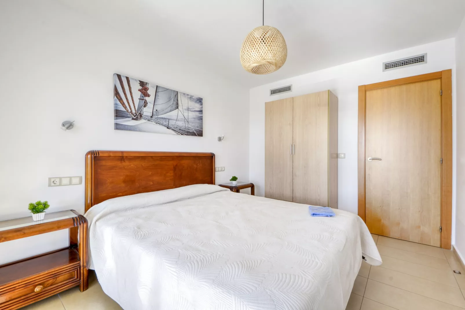 MARITIM 2 D Roses-Bedroom