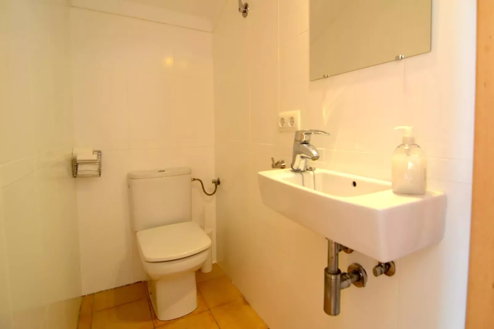COSSIS 61B-Bathroom