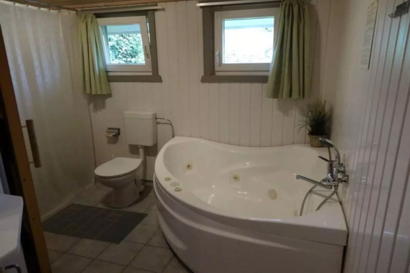 FH Seeschwalbe 95-Bathroom