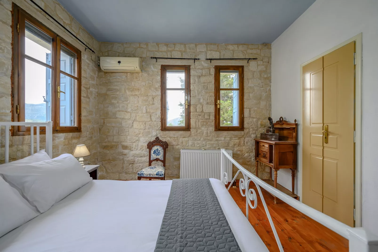 Kandinella-Bedroom