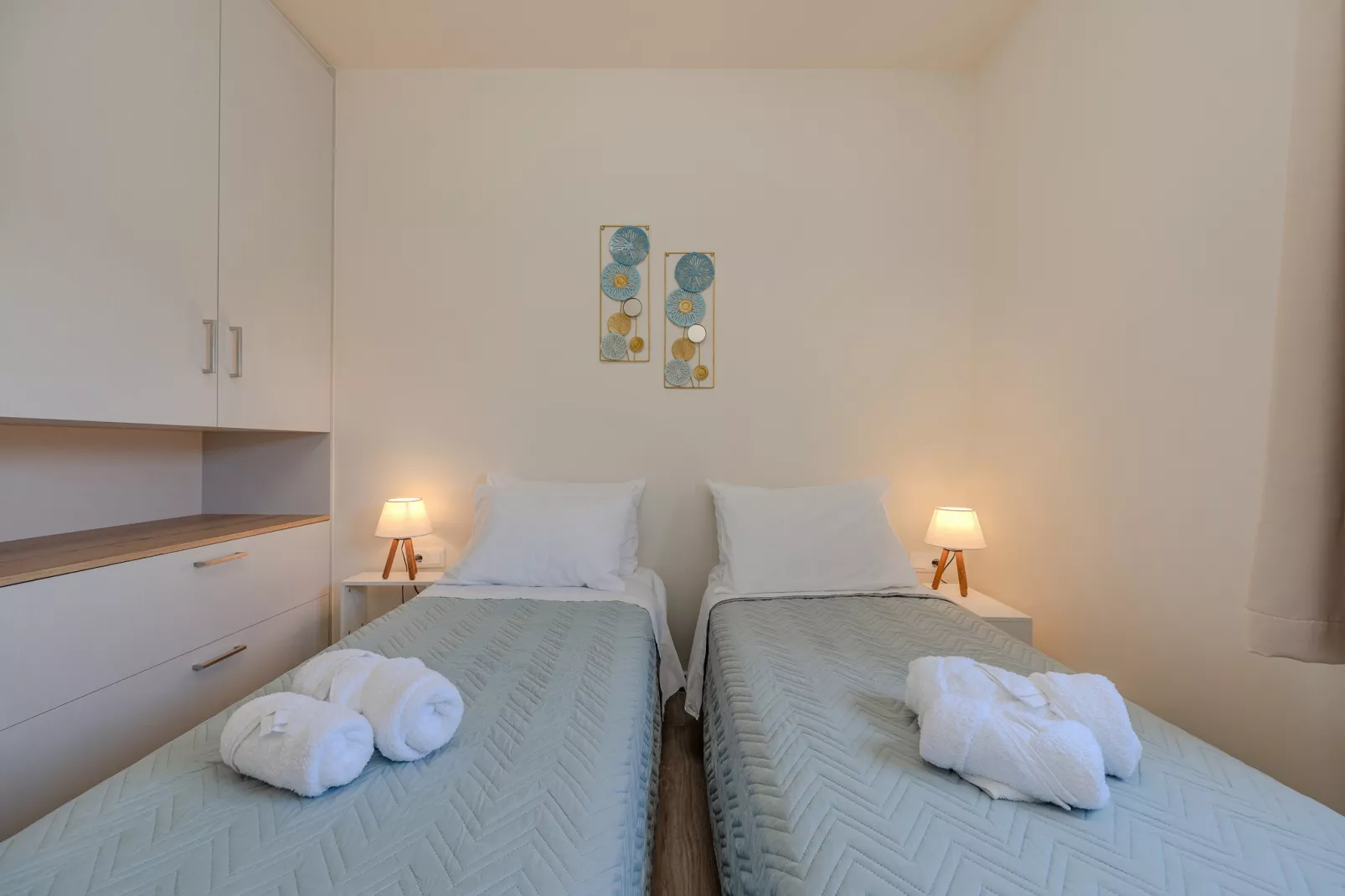 Nevelo Amethyst-Bedroom