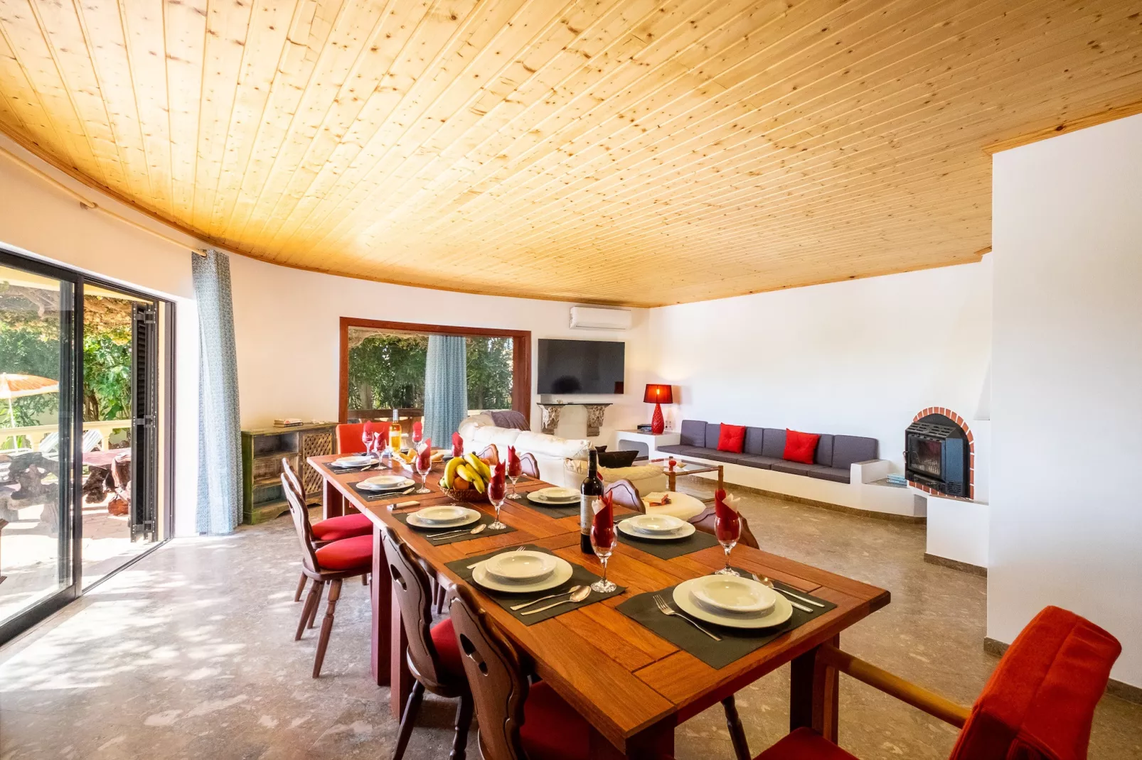 Villa Bantayan-Dining room